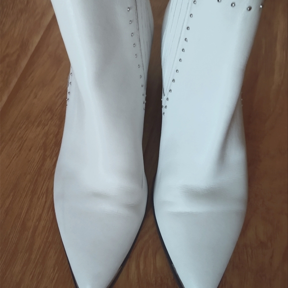 Leather white booties - Picture 1 of 6